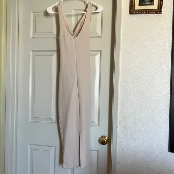 ASOS cream cut out midi dress - Picture 5 of 5